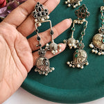 Liz unique silver alike earrings