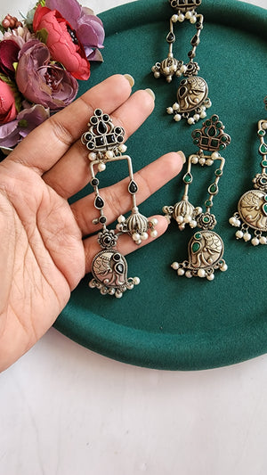 Liz unique silver alike earrings
