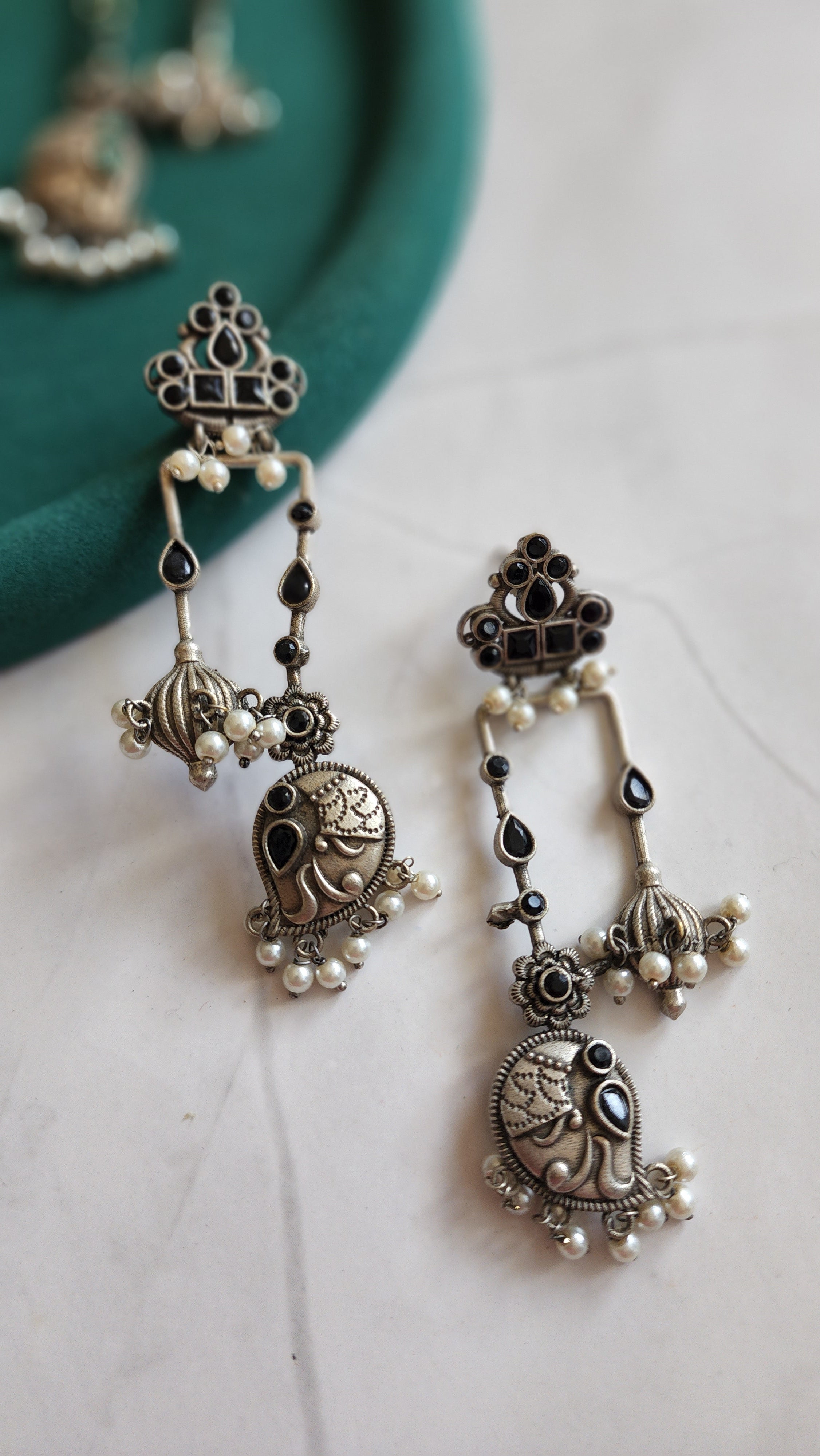 Liz unique silver alike earrings