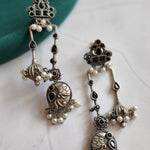 Liz unique silver alike earrings