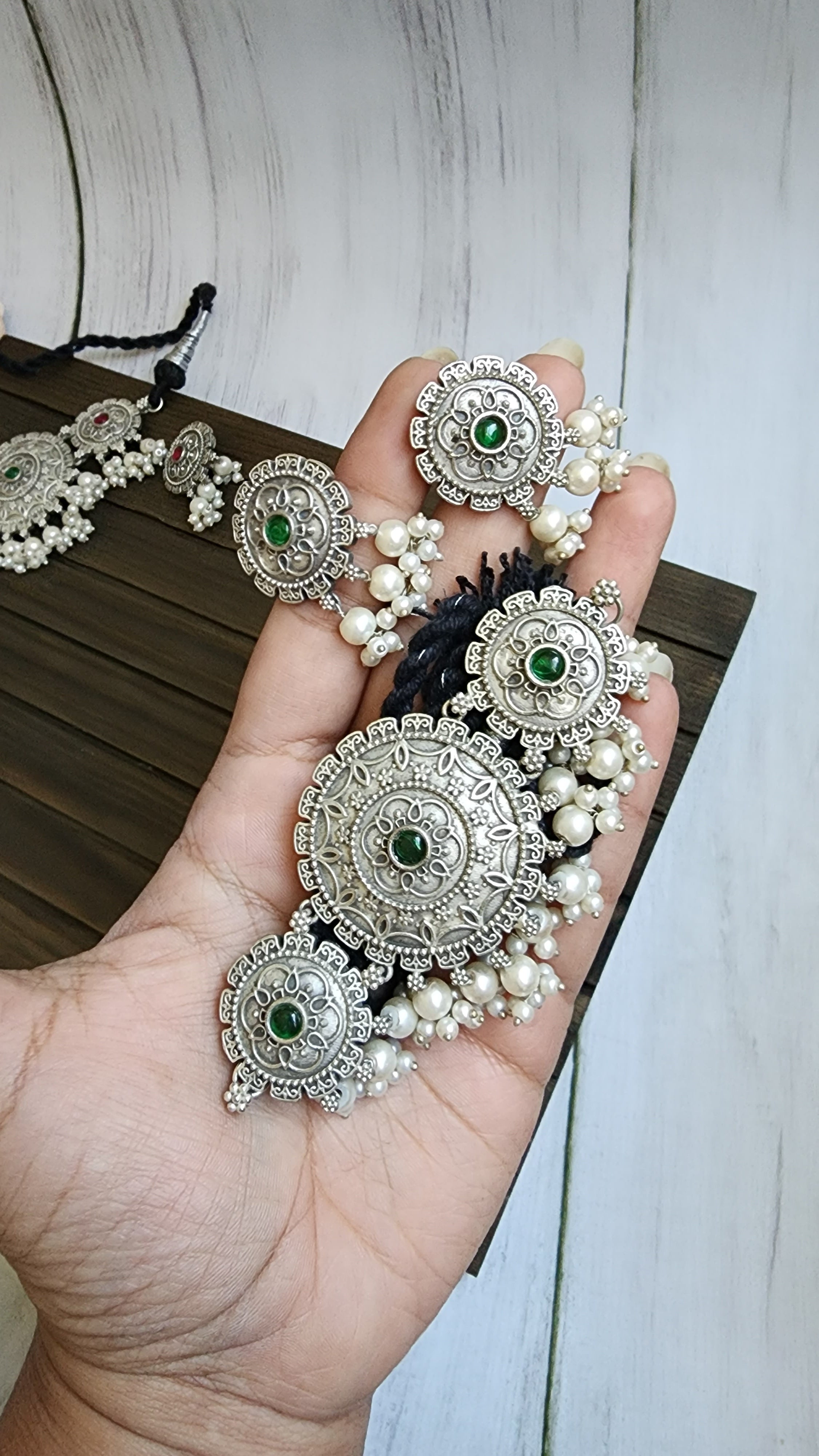 Silver alike choker with earrings necklace