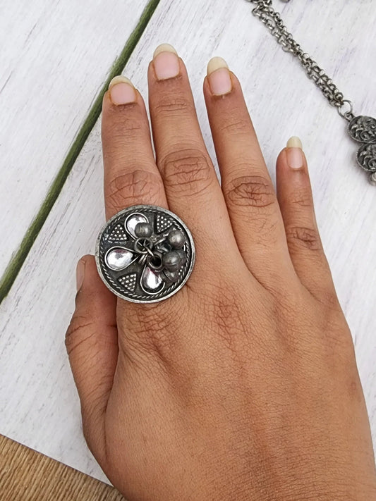 Black metal ring