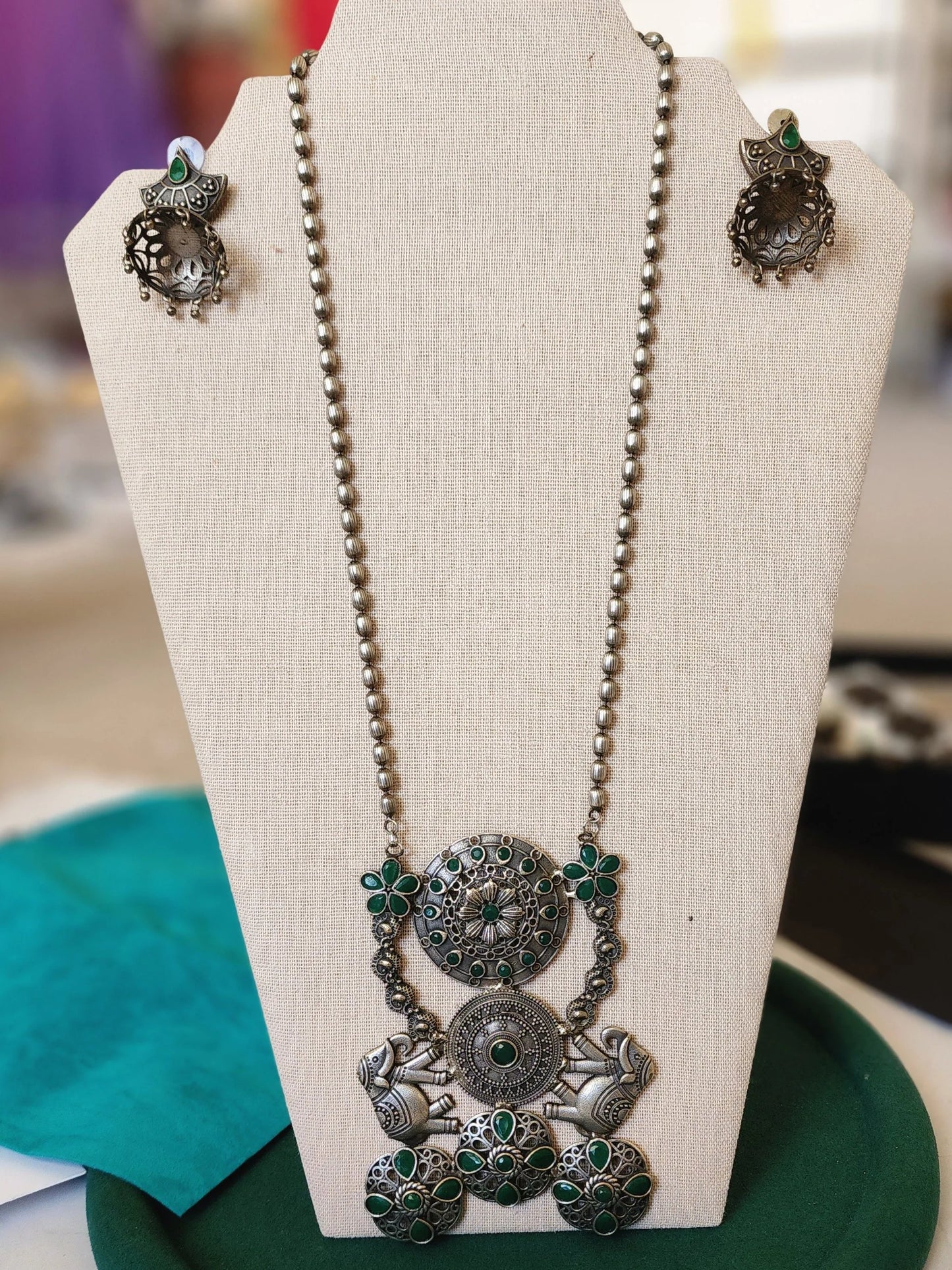 Mandora handmade Silver alike pendant necklace