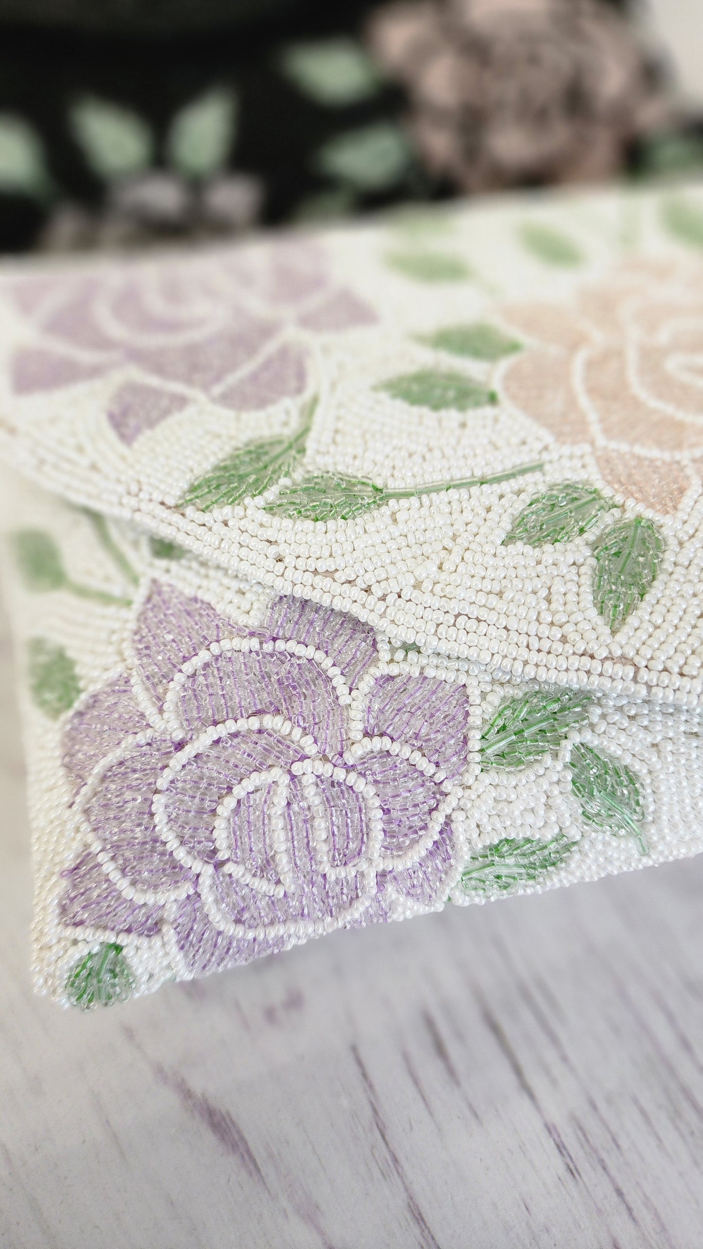 Beaded hand clutch