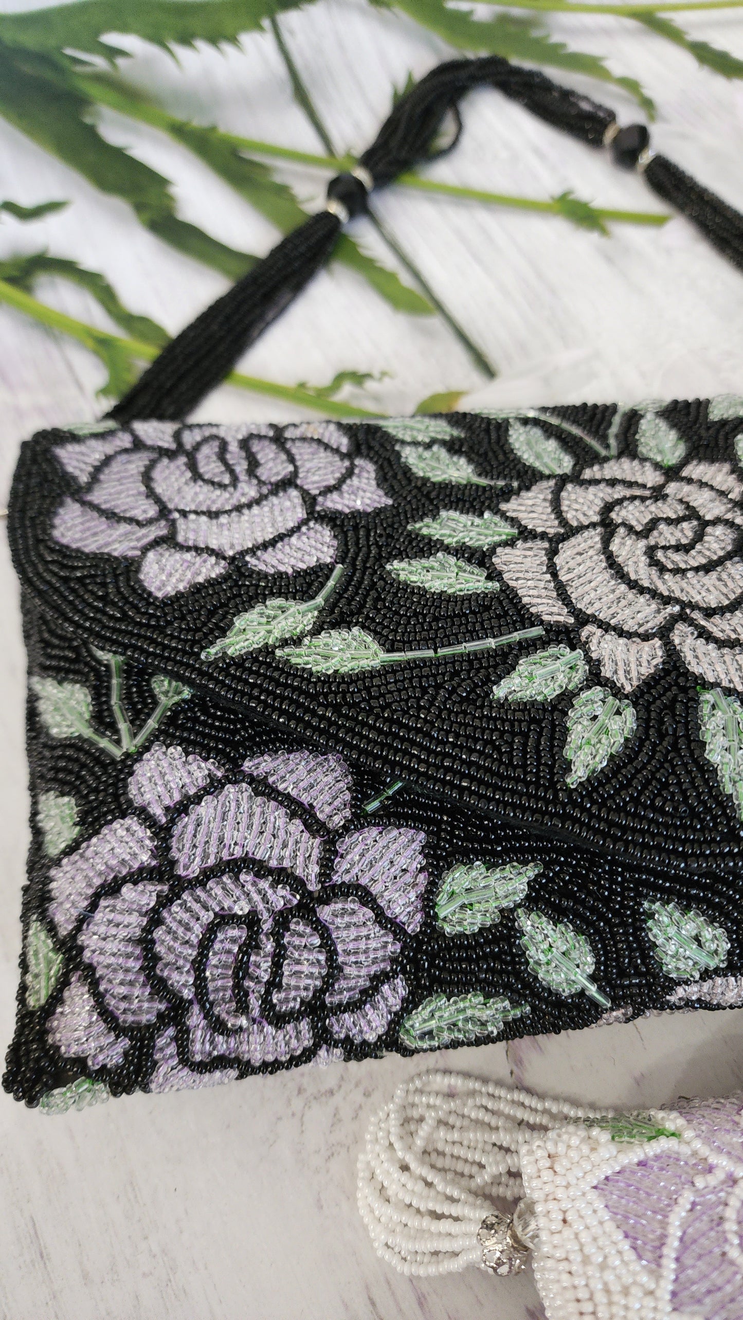 Beaded hand clutch