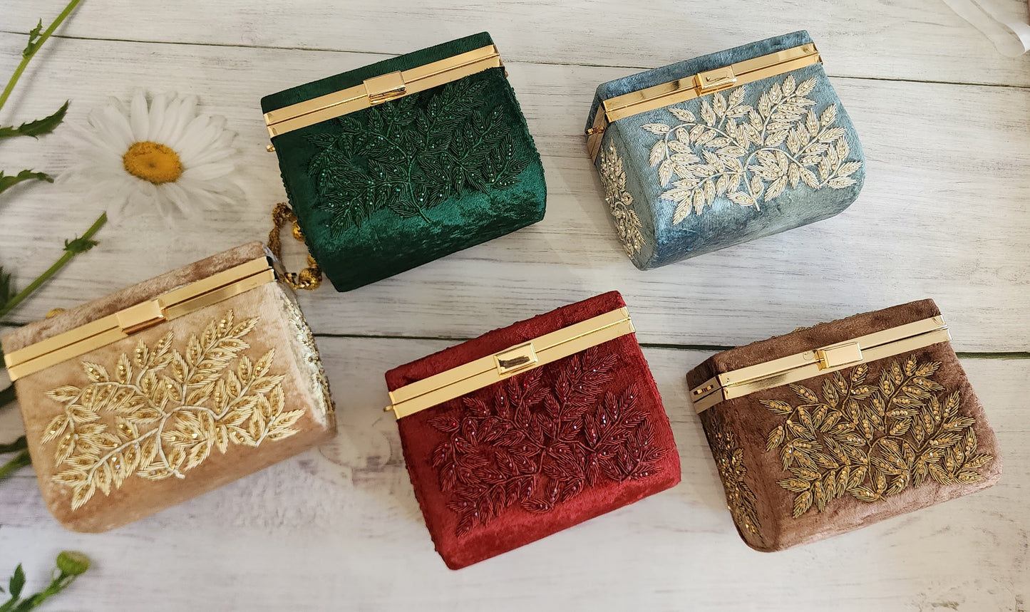 Beaded hand clutch