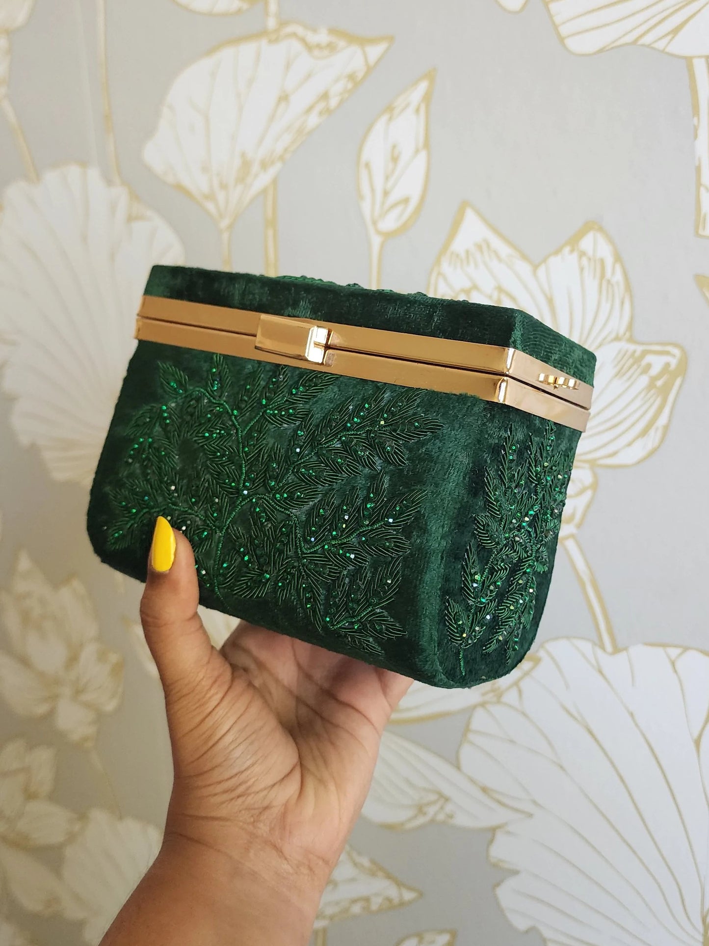 Beaded hand clutch