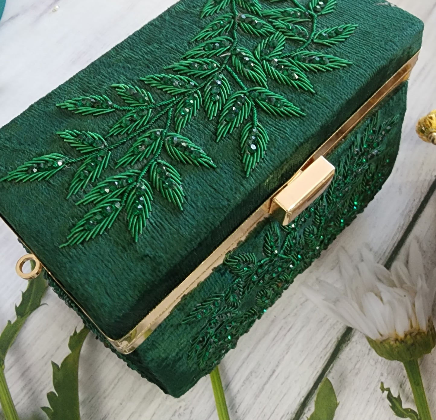 Beaded hand clutch