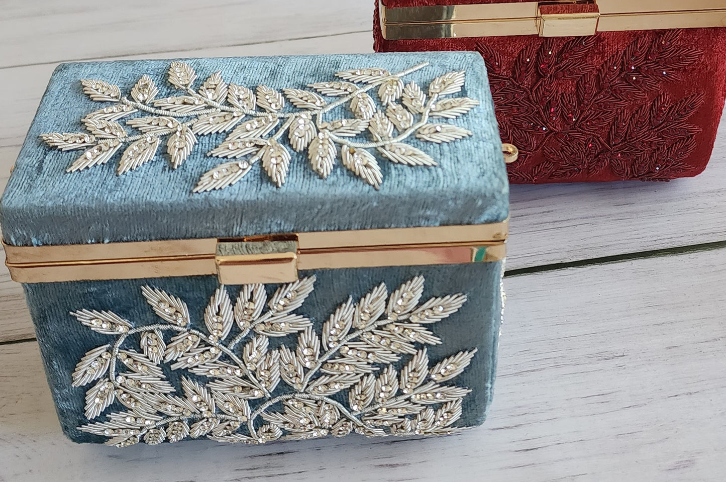 Beaded hand clutch