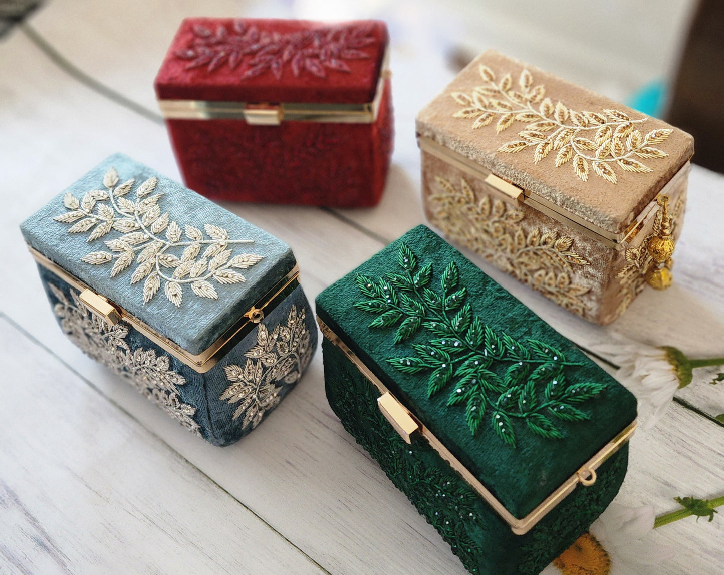 Beaded hand clutch