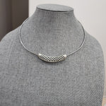 Simple hasli pendant necklace