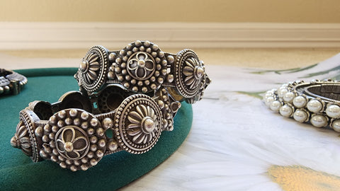 Lakshmi Silver alike embossed kada bangles