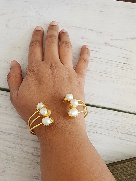 MOP Contemporary adjustable bracelet/bangles