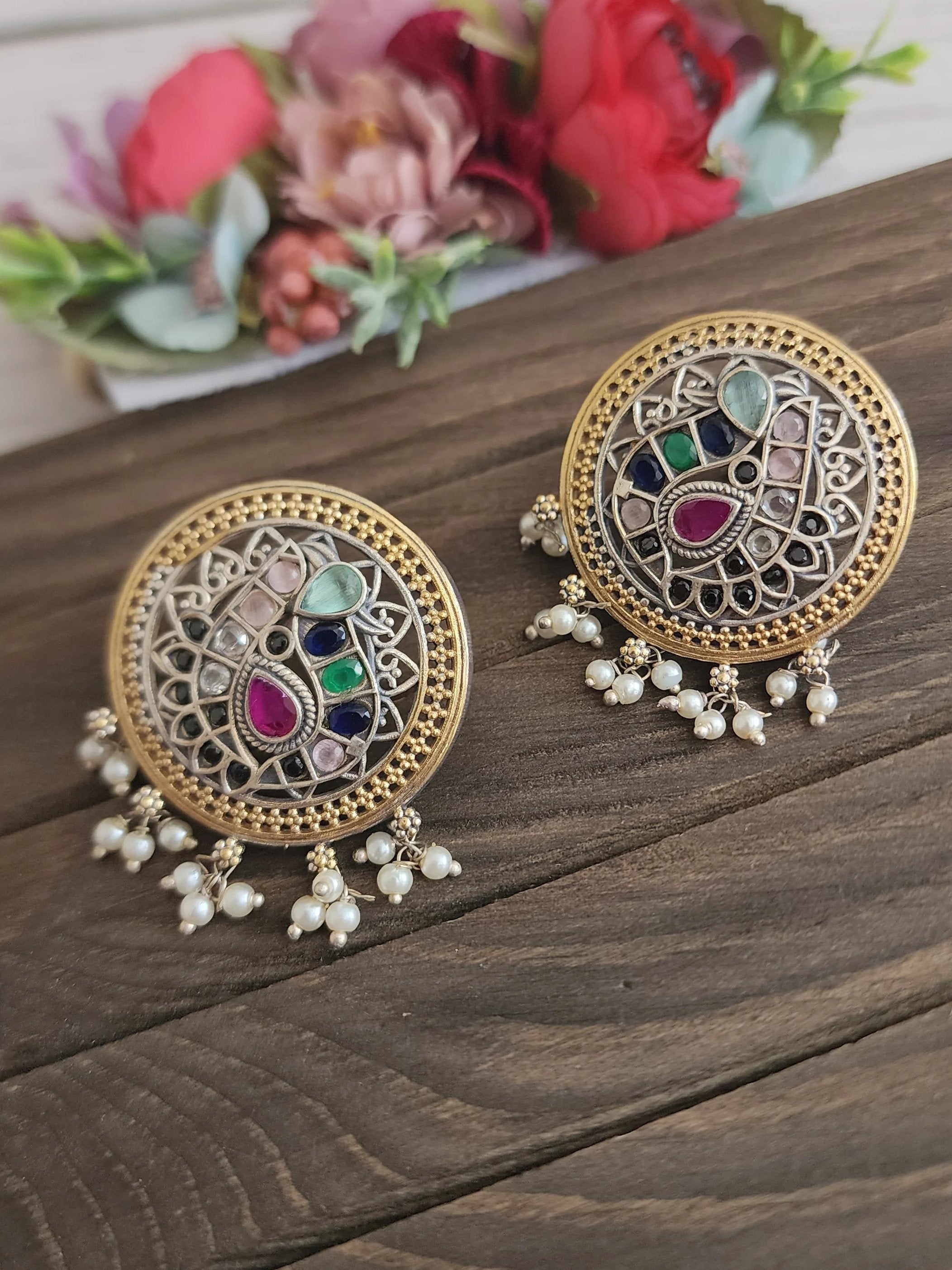 Mid size studs dualtone Silver alike earrings