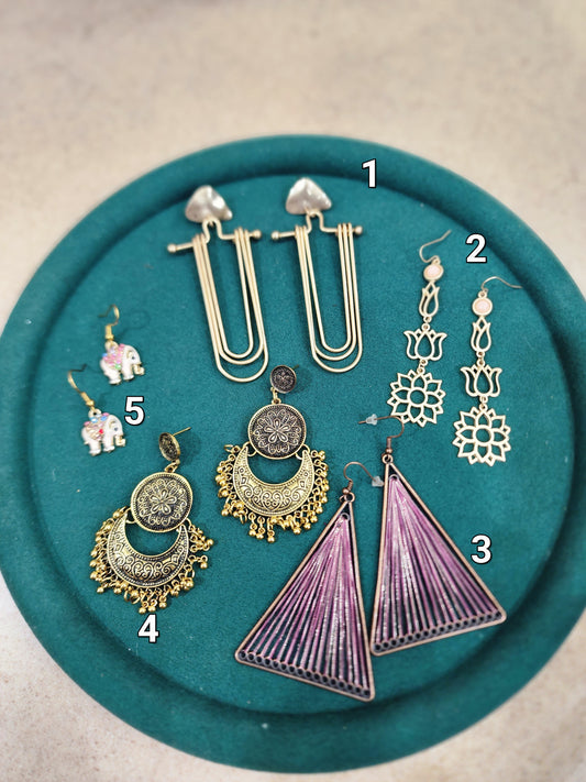 Laya earrings collection