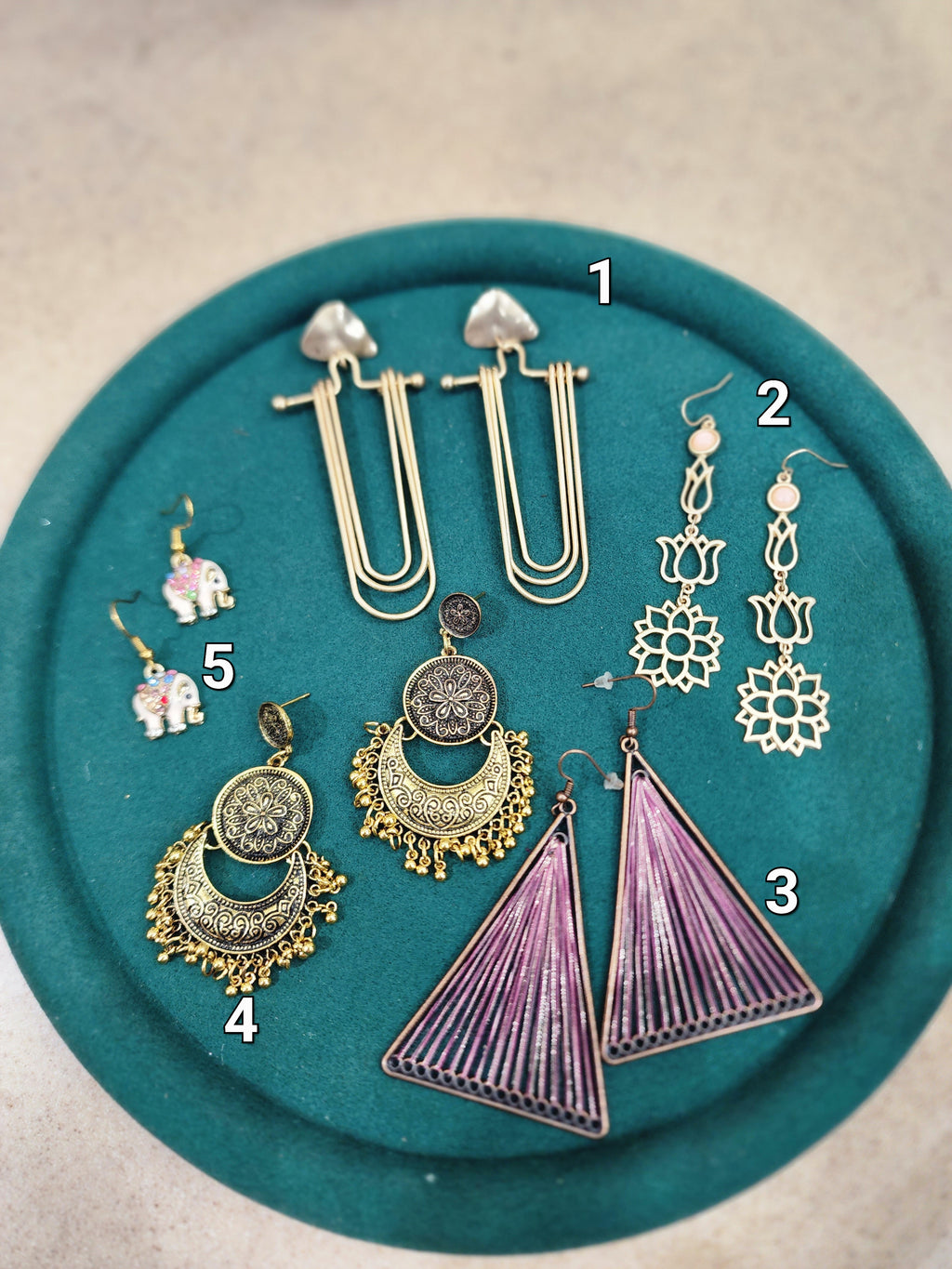 Laya earrings collection