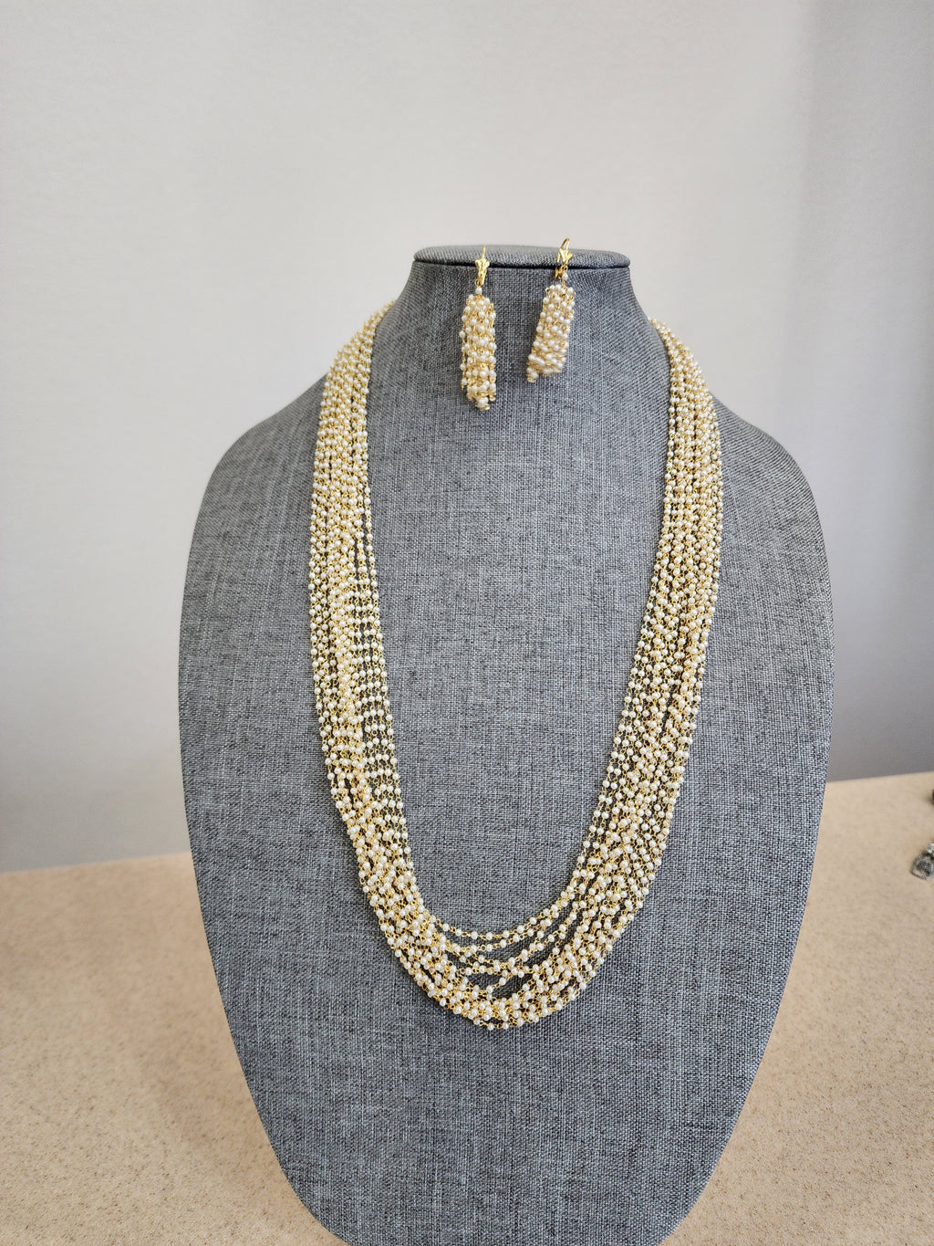 Aanshi layer pearl necklace set