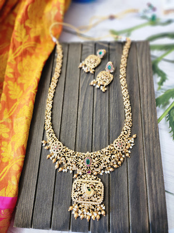 Beaded goldplated statement necklace set