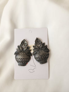 Flower pot silver alike stud earrings